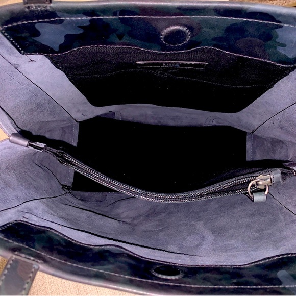 Frye Charlie Simple Tote Navy Camo Leather MSRP $398 -OCEAN CAMO- - Picture 12 of 16